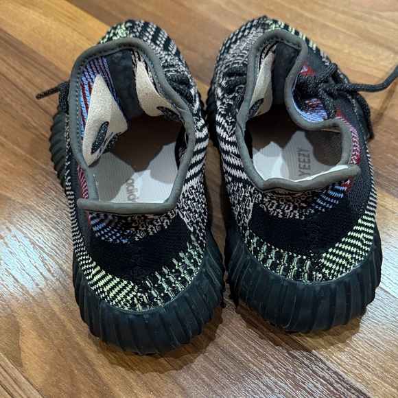 Yeezy Multicolor Knit Men's Shoes - Picture 3 of 5